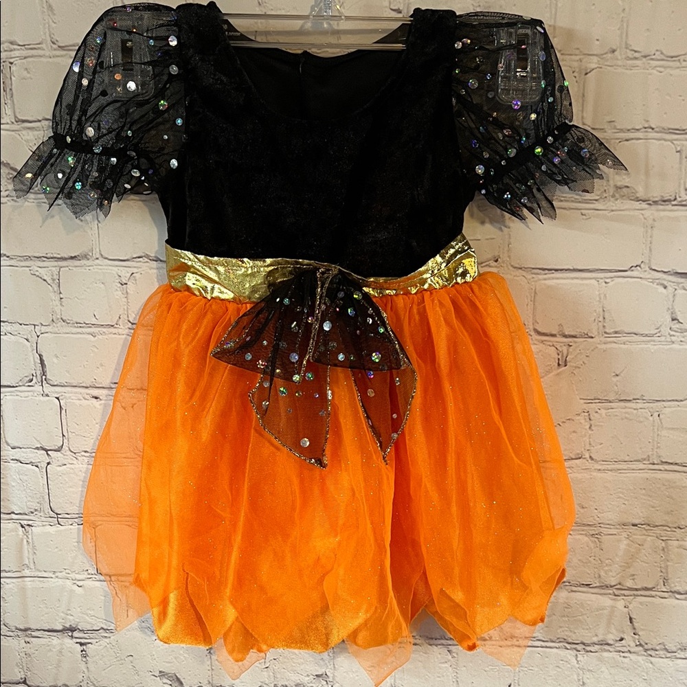 3T Kids Halloween Costume with Orange and Black Tulle. Exc condition